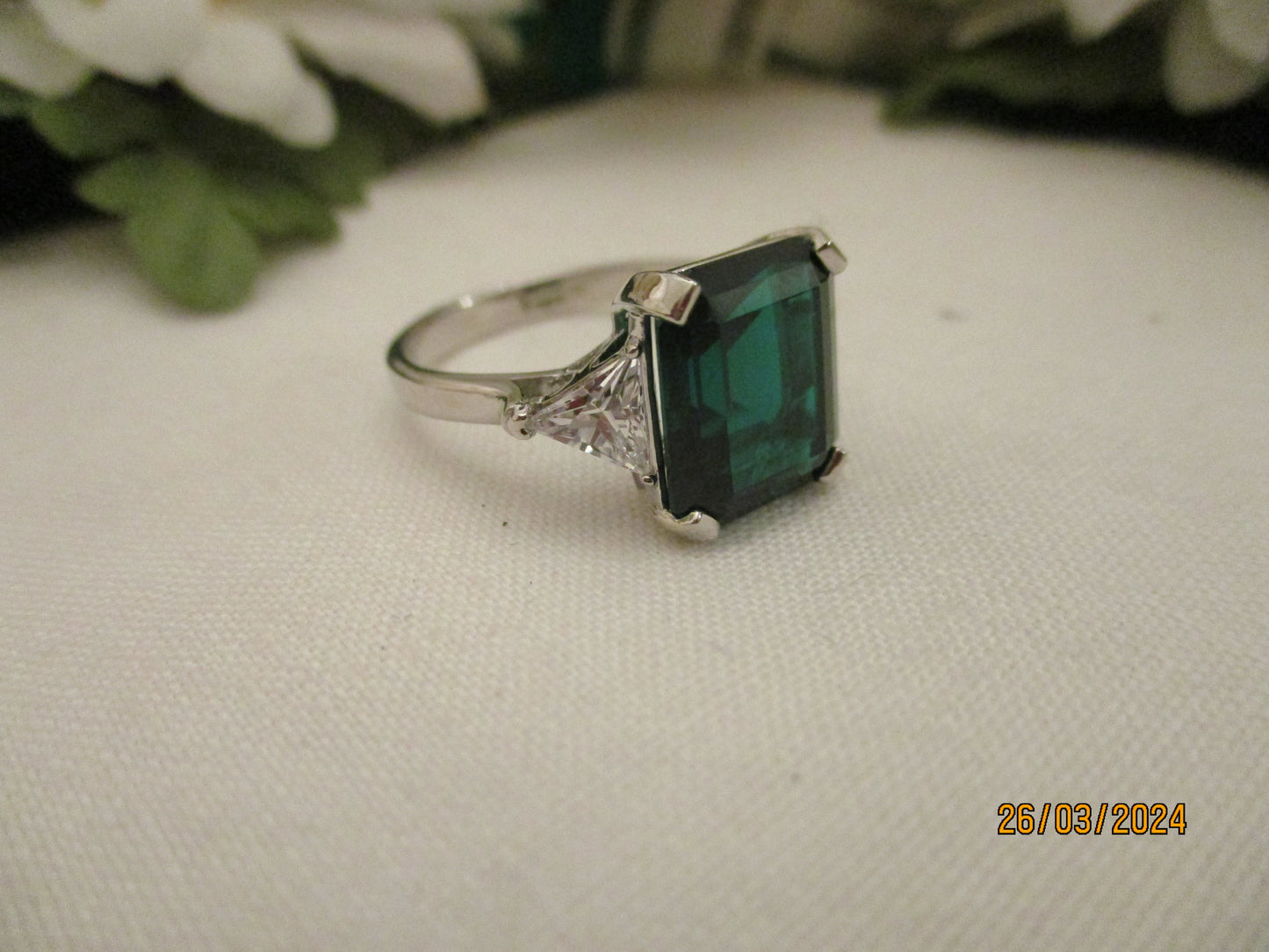 Emerald Green Silver Ring.